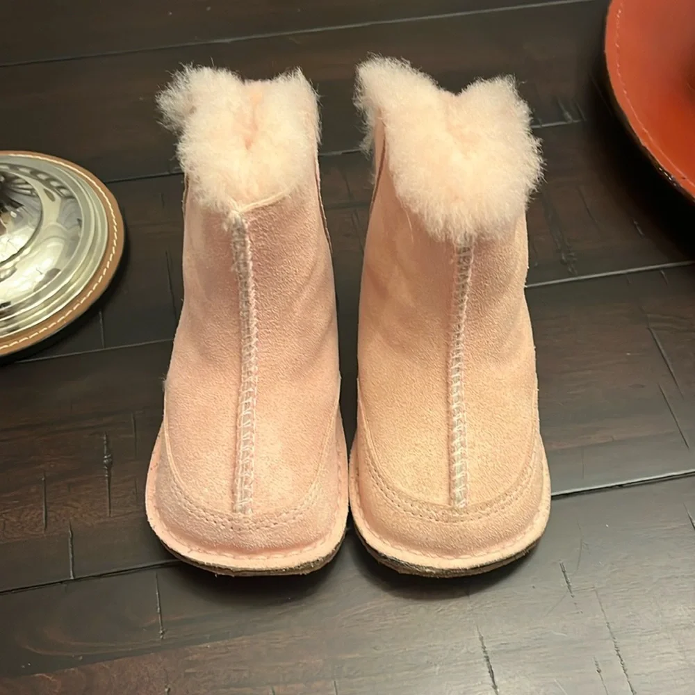 Ugg Australia I Boo infant baby booties boots Size Small 2/3 new 6-12 Months